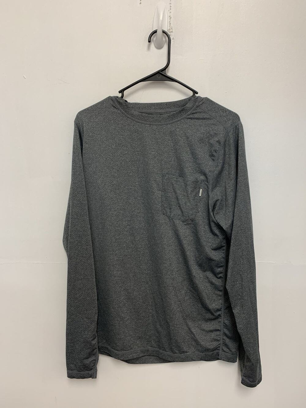 Vuori Grey Athletic Pocket Tee Long Sleeve Grey Small